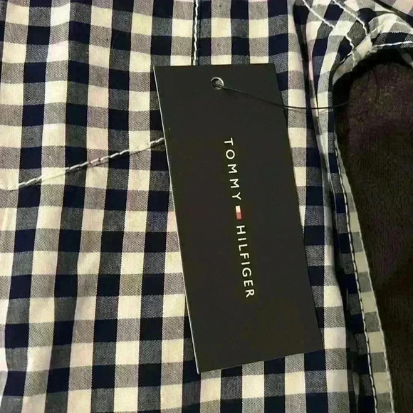 Boy's Tommy Hilfiger Long Sleeve Button Down - Picture 2 of 4